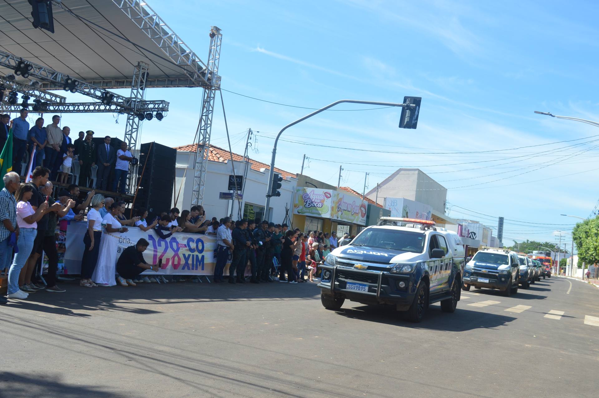 Polícia Militar realiza desfile motorizado nos 128 anos de Coxim