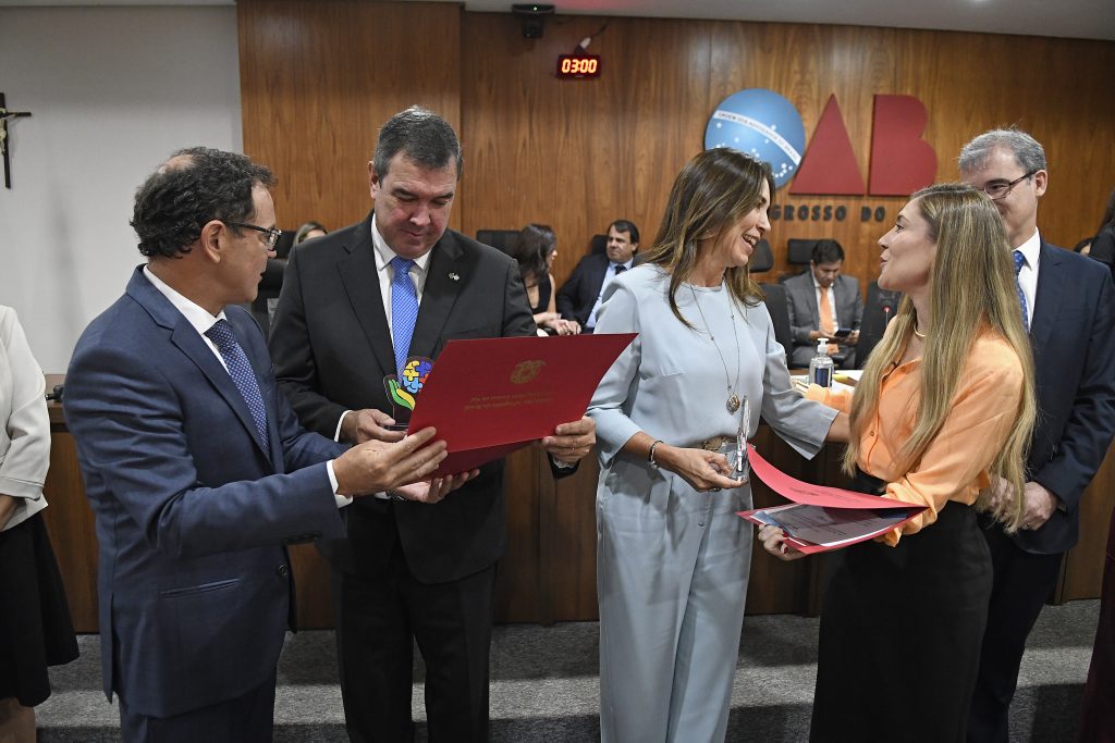 OAB-MS homenageia ações do Estado em inclusão e destaca congresso sobre autismo