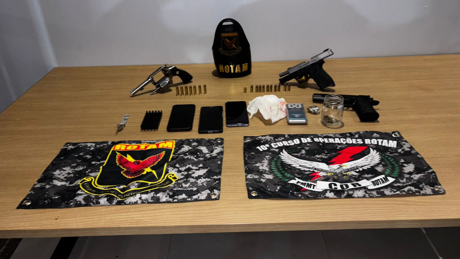 Cinco integrantes de facção são presos com armas e entorpecentes em Pontes e Lacerda