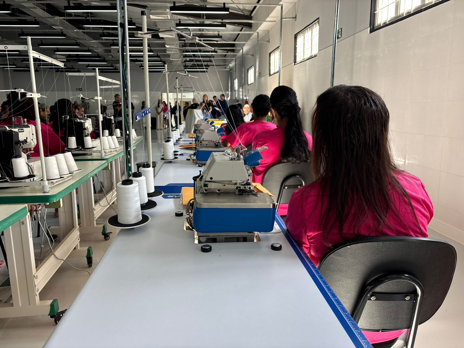 Sejus inaugura fábrica de costura em penitenciária feminina