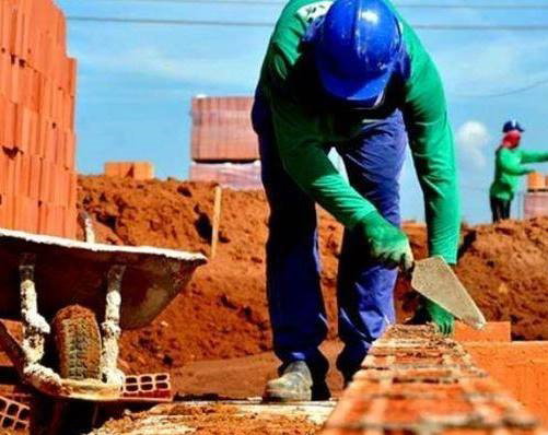 Funtrab seleciona pedreiro com salário de 2,6 mil reais em Campo Grande