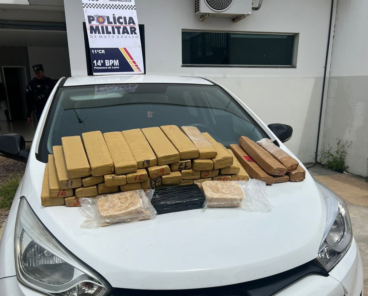 PM prende dupla faccionada com 42 tabletes de drogas em Primavera