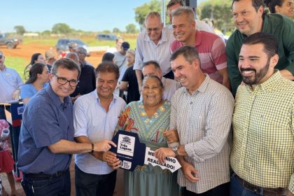 Três Lagoas entrega 30 novas casas no Conjunto Violetas III em parceria com Estado