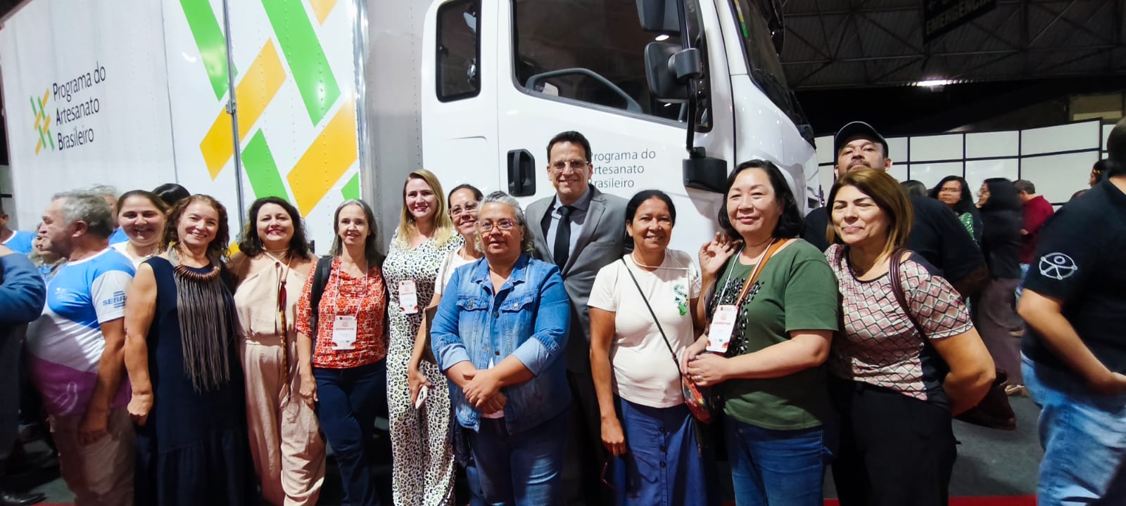Fundação de Cultura de MS recebe caminhão, carro e notebooks para o artesanato