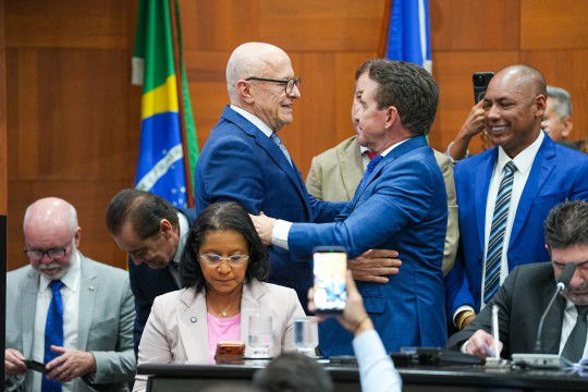 Conselheiro Sérgio Ricardo reitera foco em gestão eficiente durante posse em MT