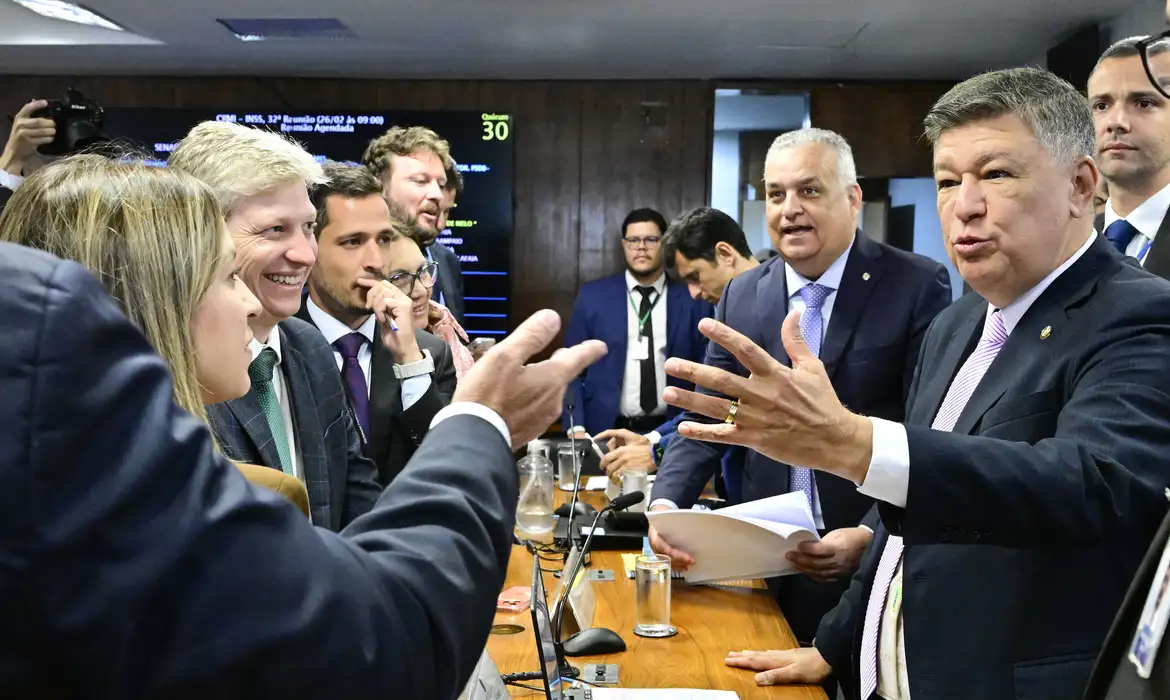 CPMI do INSS quebra sigilo de Lulinha e convoca André Moura