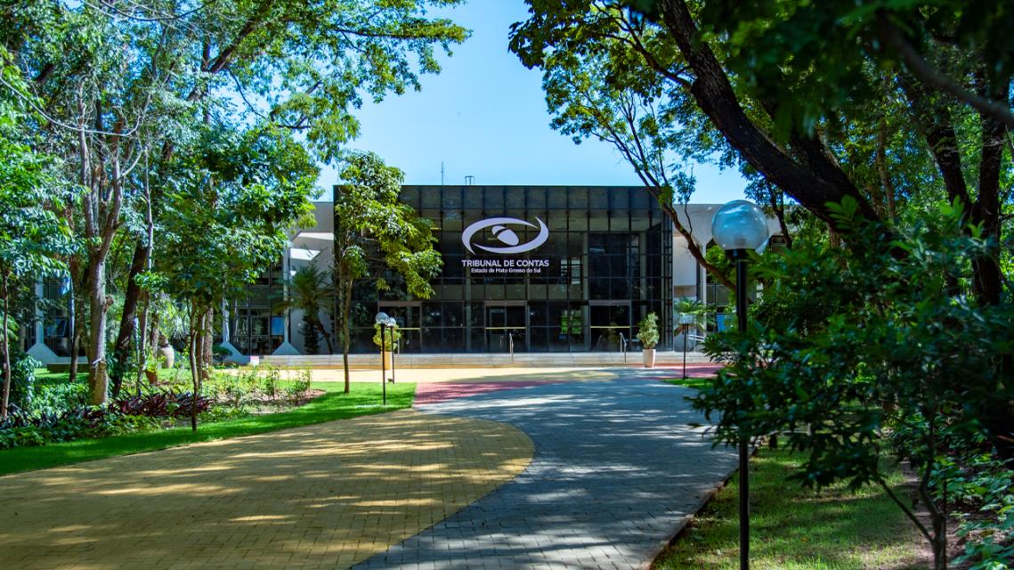 Tribunal de Contas de MS julga dezenas de processos com multas e determinações